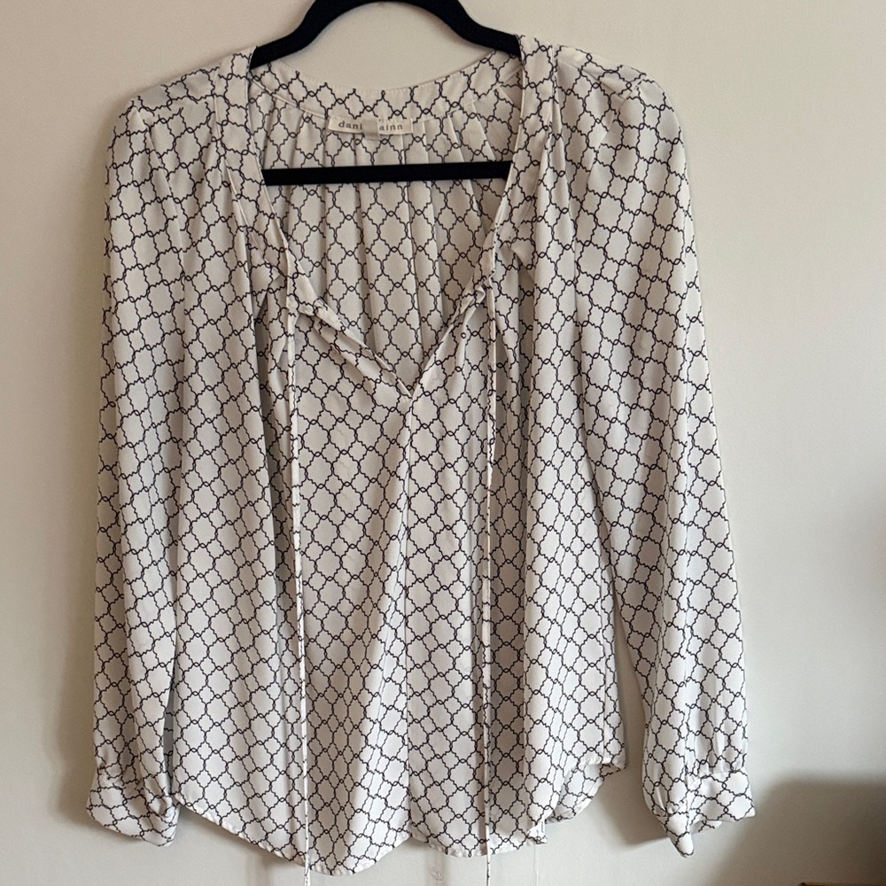 Daniel Rainn Cream and Black Patterned Blouse
